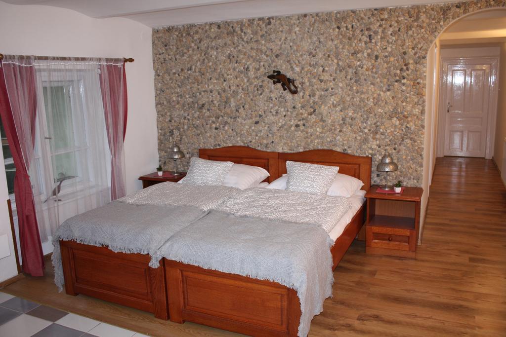 Ferienwohnung Belvaros Anna-Kuti Apartman Szegedin Exterior foto